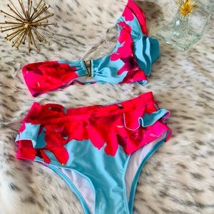 Hermoso traje de baño.